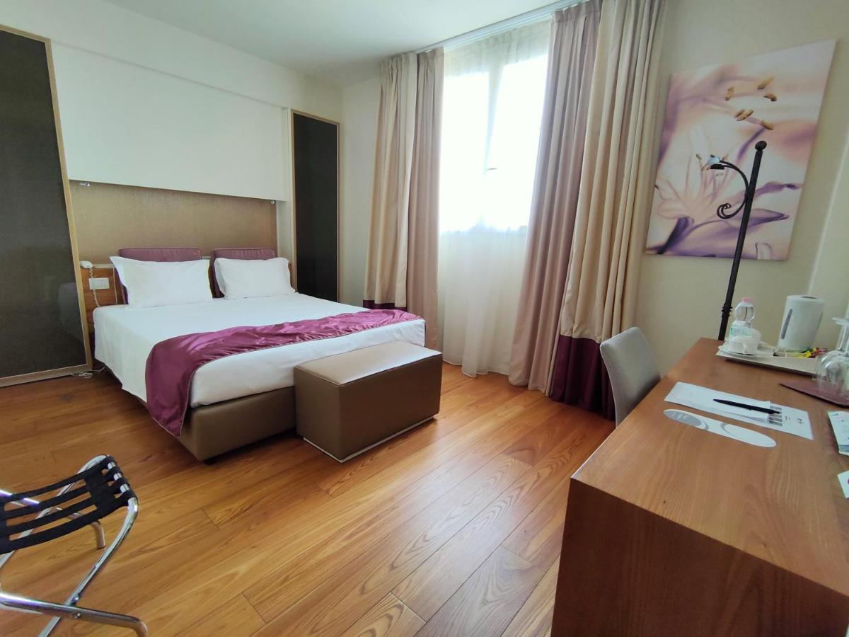 Villa Del Poggio Prosecco Bike Hotel San Pietro Di Feletto Luaran gambar