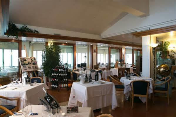 Villa Del Poggio Prosecco Bike Hotel San Pietro Di Feletto Luaran gambar